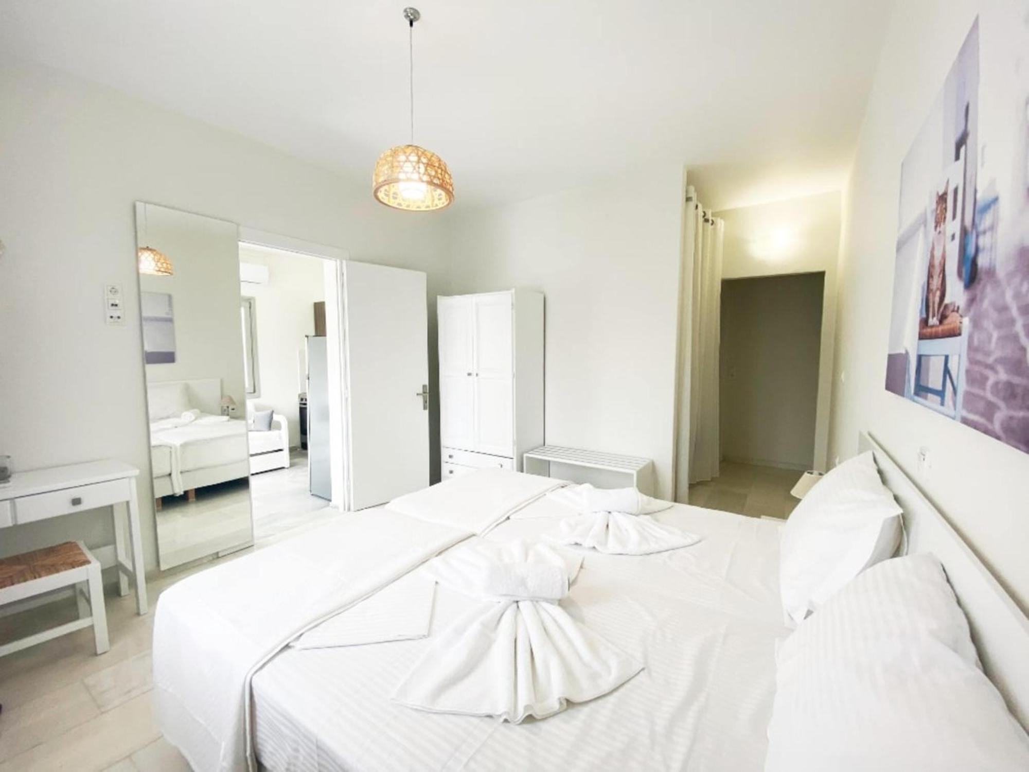 Heart Of Paros Apartments Екстер'єр фото