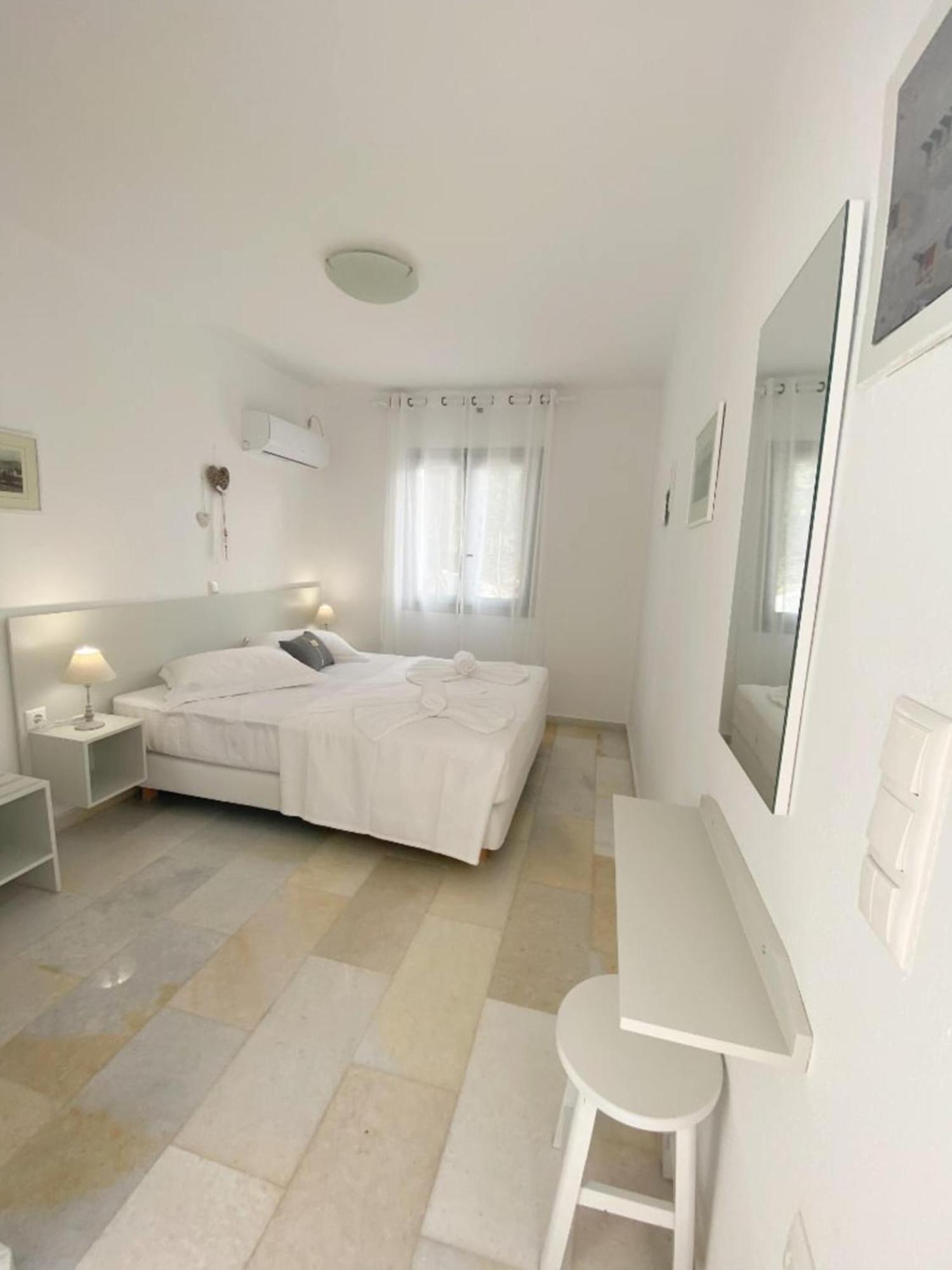 Heart Of Paros Apartments Екстер'єр фото